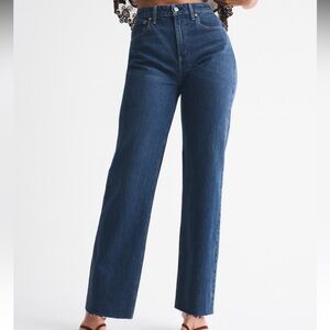 Abercrombie Curve Love 90s High Rise Relaxed Jean